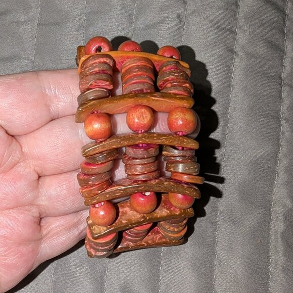 $1 with Bundle ~ Chunky Wooden Bead & Disc Stretch Bracelet 4546 - Picture 1 of 3